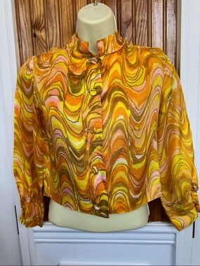 Vtg 60s Homemade Vibrant‎ Swirl Print Blouse in Yellow & Orange with 3/4 sleeves